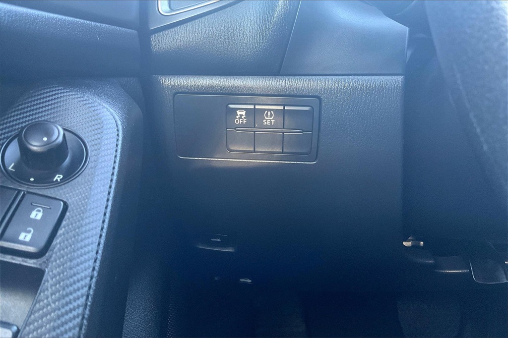 2015 Mazda Mazda3 i SV photo 29