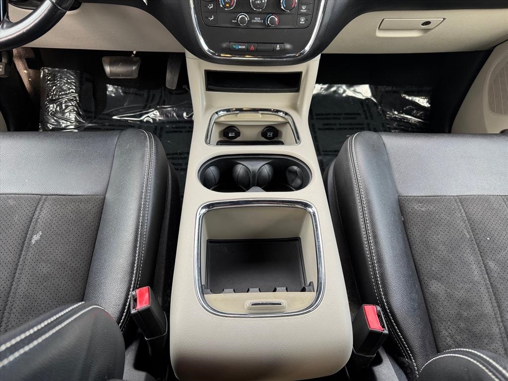 2020 Dodge Grand Caravan SXT photo 14