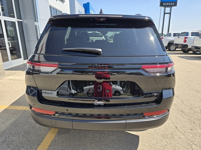 2025 Jeep Grand Cherokee Limited photo 3