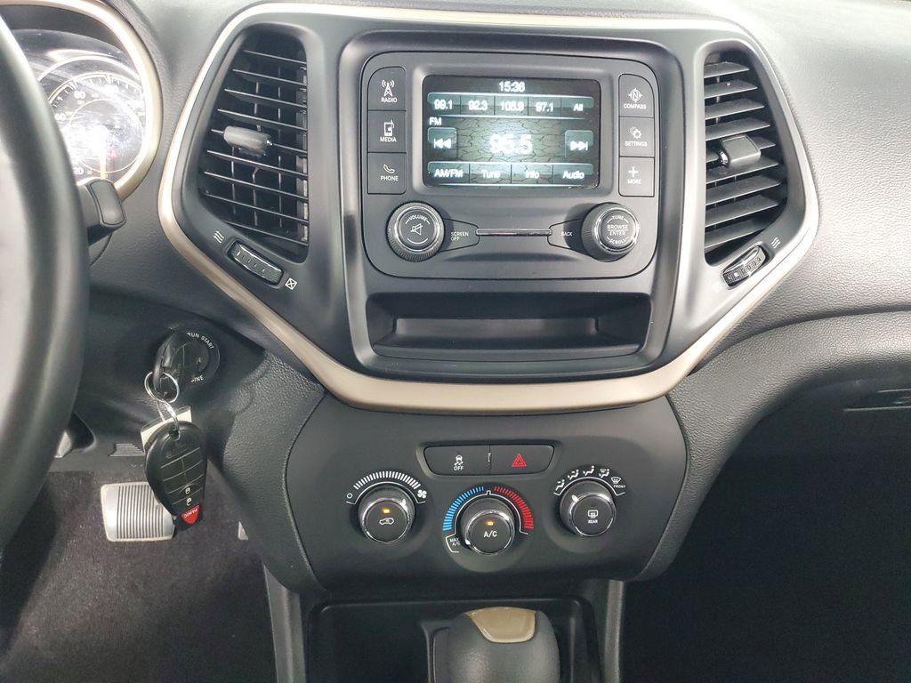2018 Jeep Cherokee Latitude photo 12