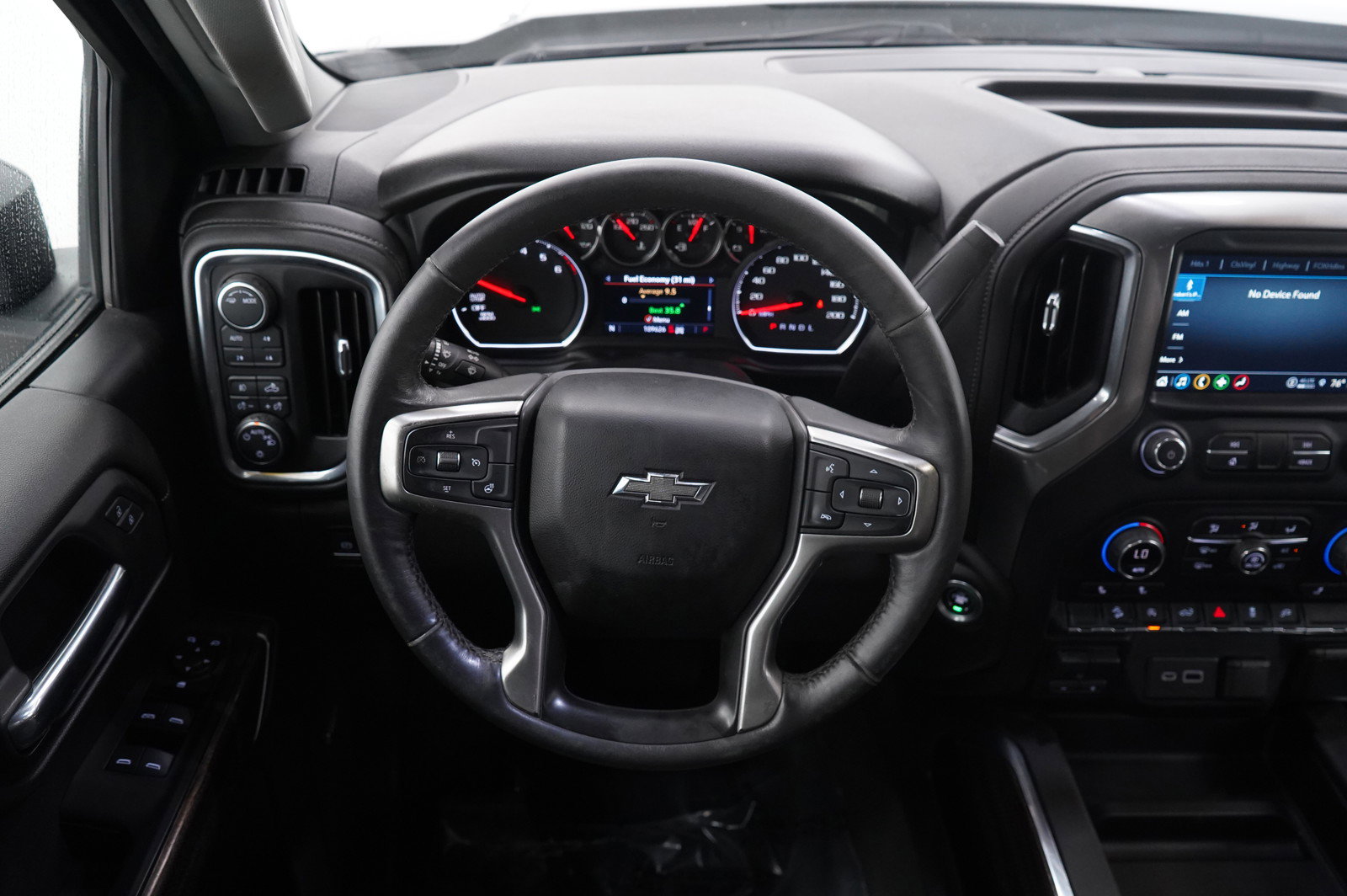 2021 Chevrolet Silverado RST photo 13