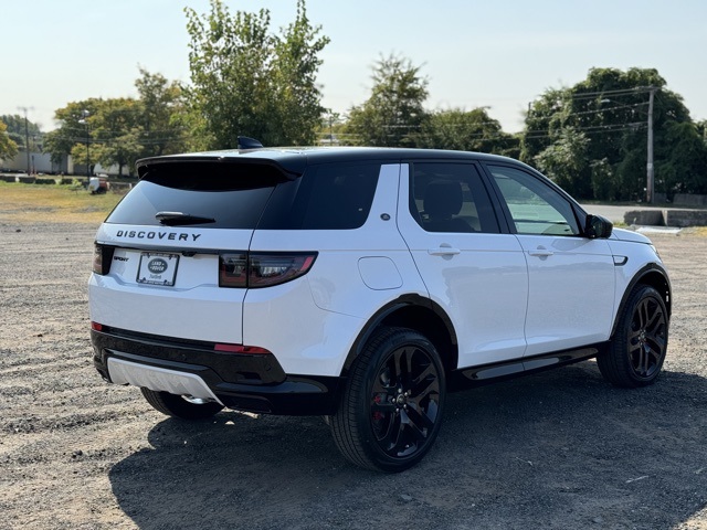 2025 Land Rover Discovery Sport Dynamic SE photo 2