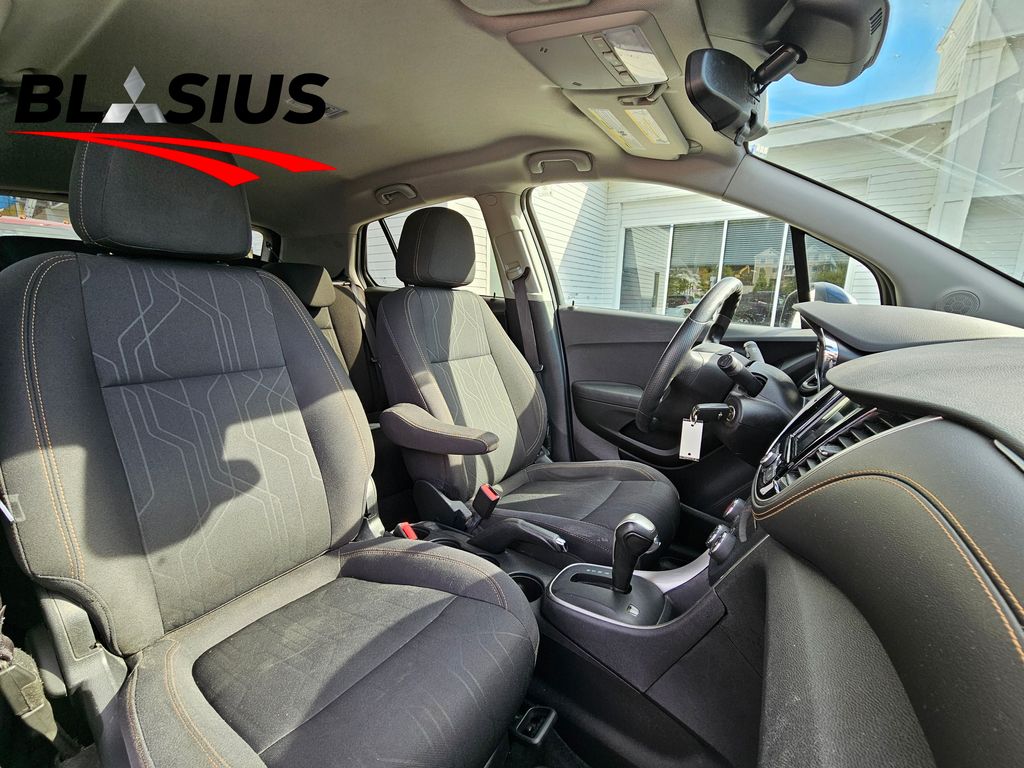 2018 Chevrolet Trax LT photo 11