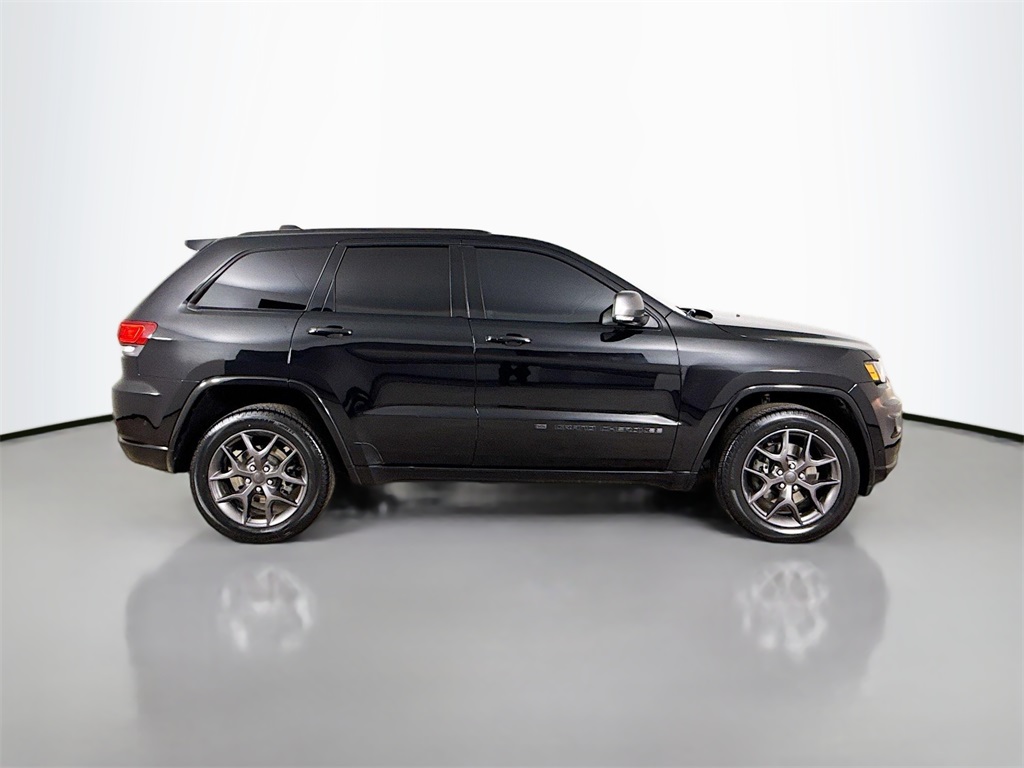 2021 Jeep Grand Cherokee Anniversary Edition photo 6