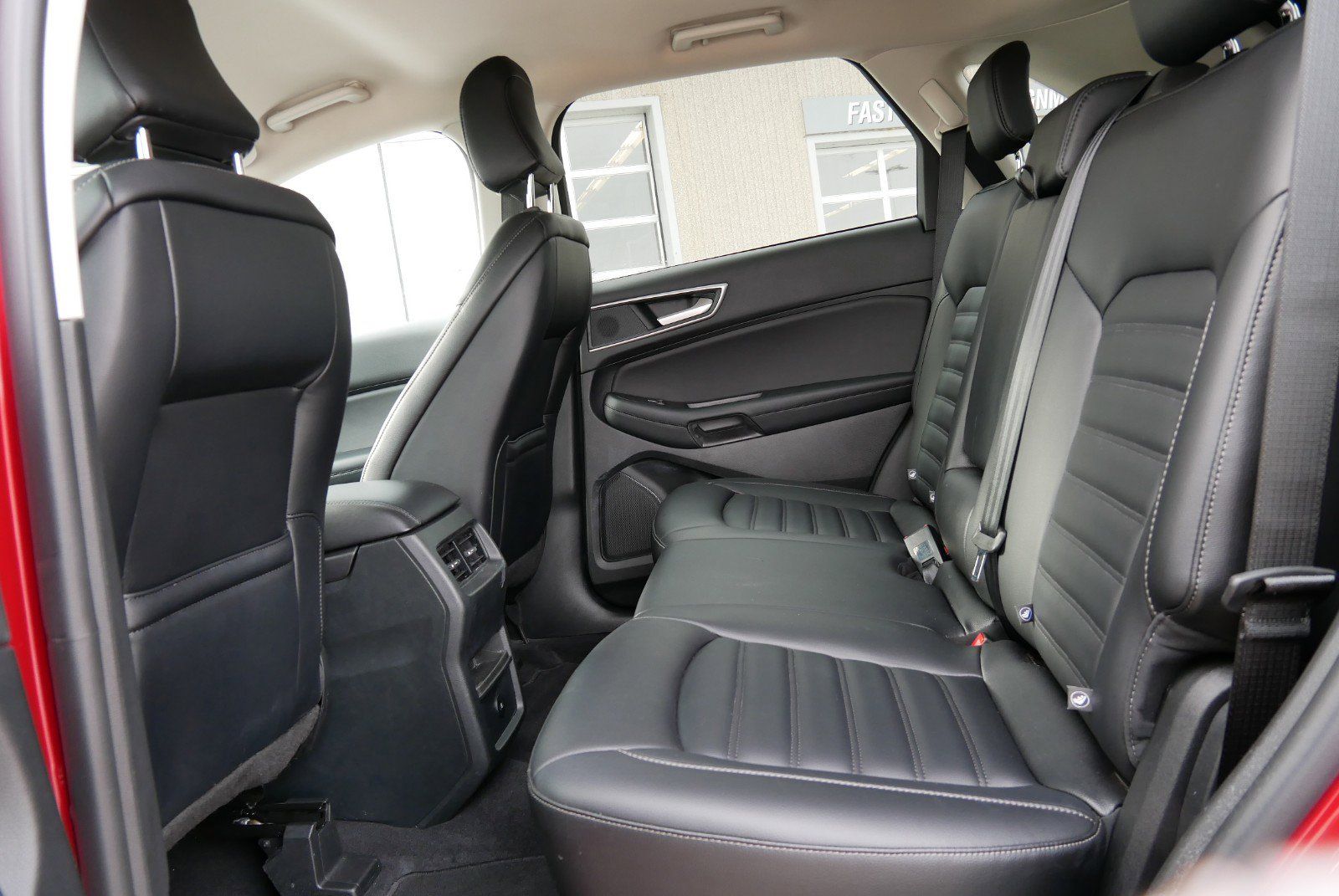 2024 Ford Edge SEL photo 14