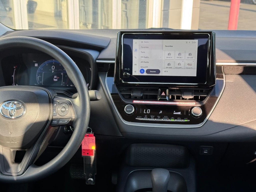 2026 Toyota Corolla LE photo 5