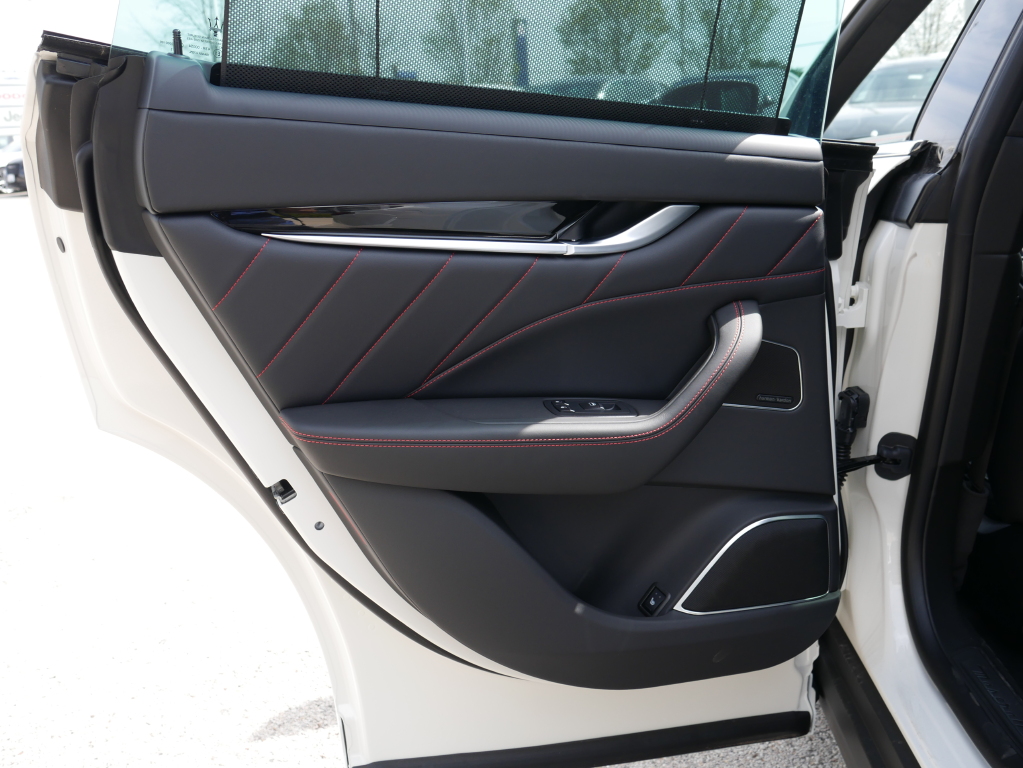 2024 Maserati Levante Modena photo 23