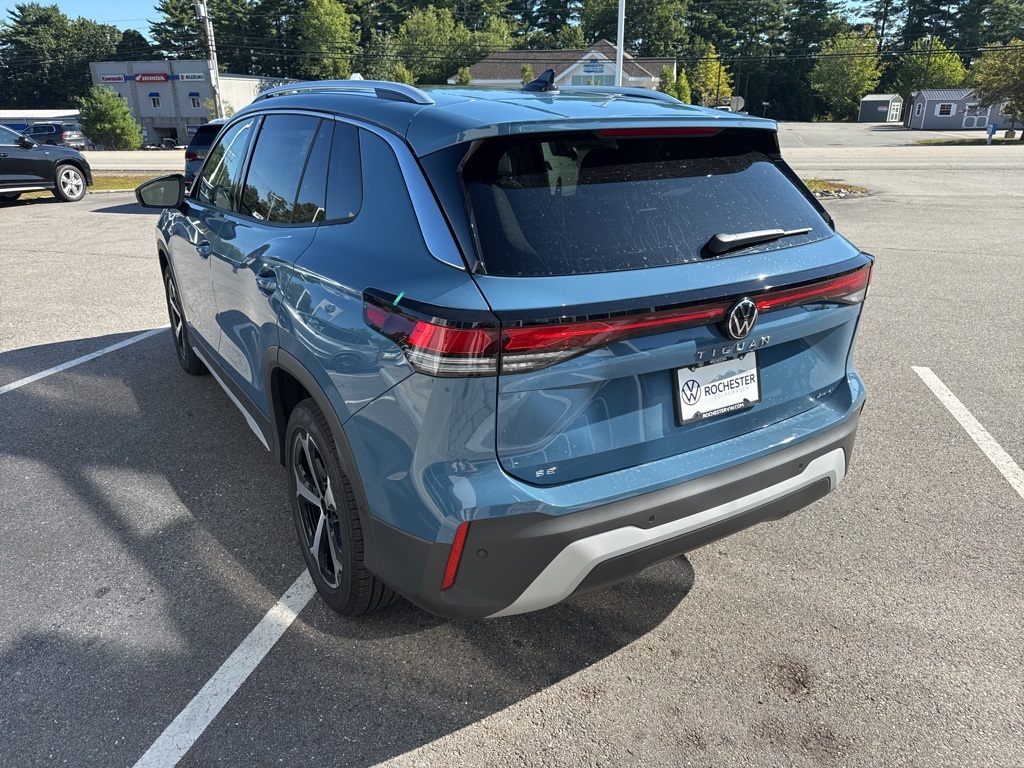 2025 Volkswagen Tiguan SE photo 4