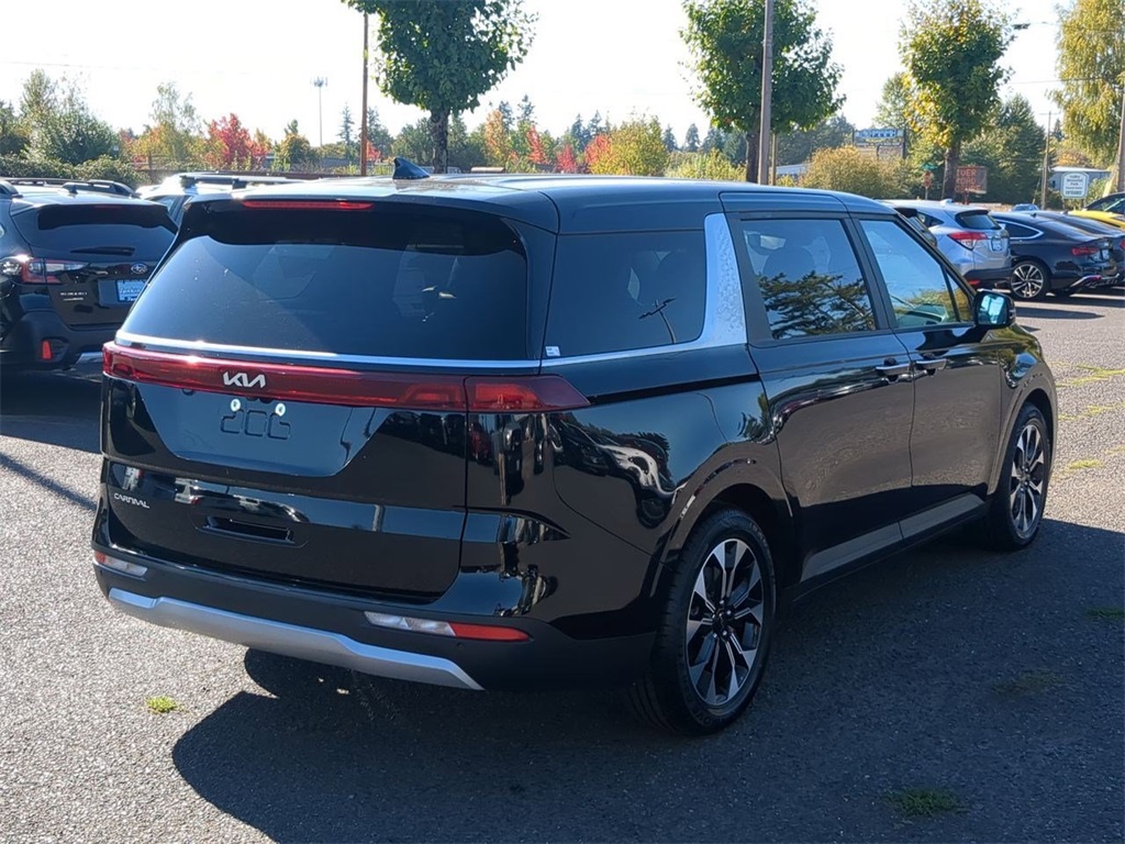 2024 Kia Carnival EX photo 3