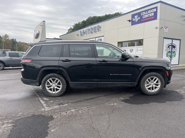 2023 Jeep Grand Cherokee Laredo photo 3
