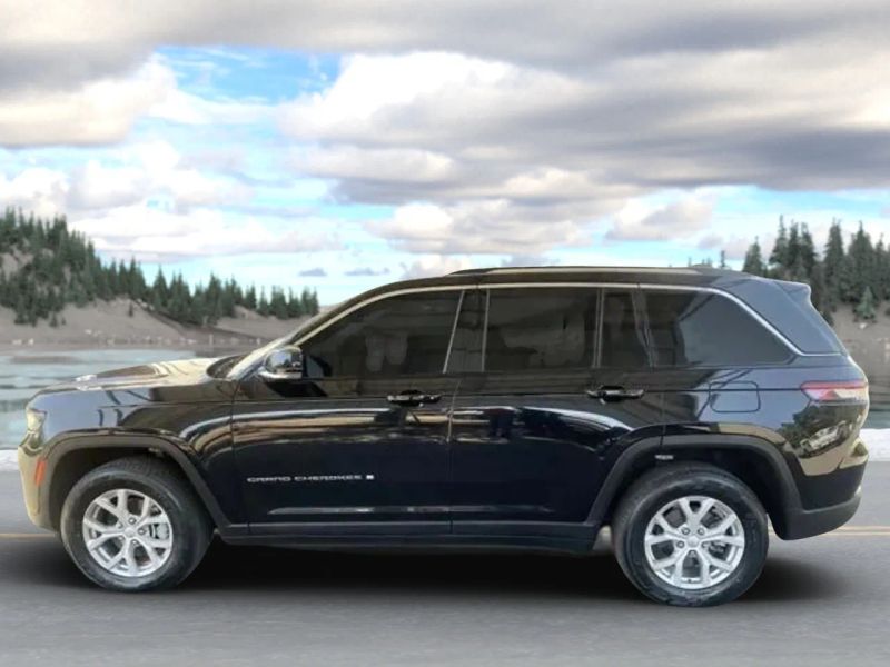 2023 Jeep Grand Cherokee Limited photo 3