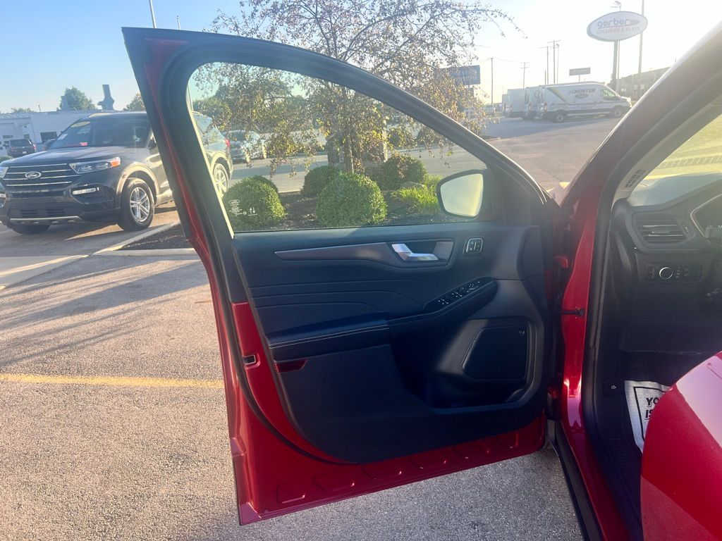 2026 Ford Escape Active photo 13