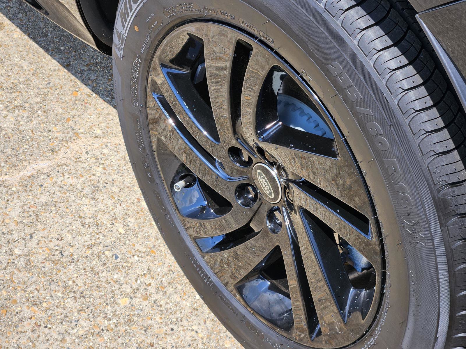 2026 Land Rover Range Rover Evoque Dynamic SE photo 6