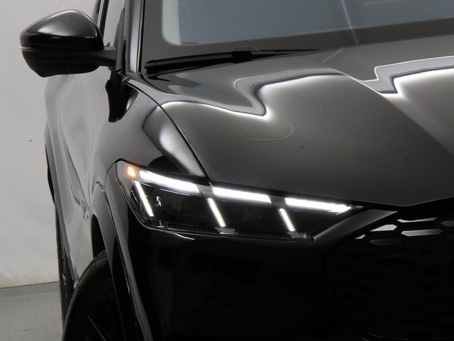 2025 Ford Mustang Mach-E Premium photo 4