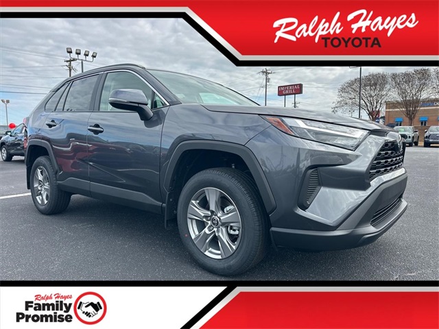 2025 Toyota RAV4 XLE's photo