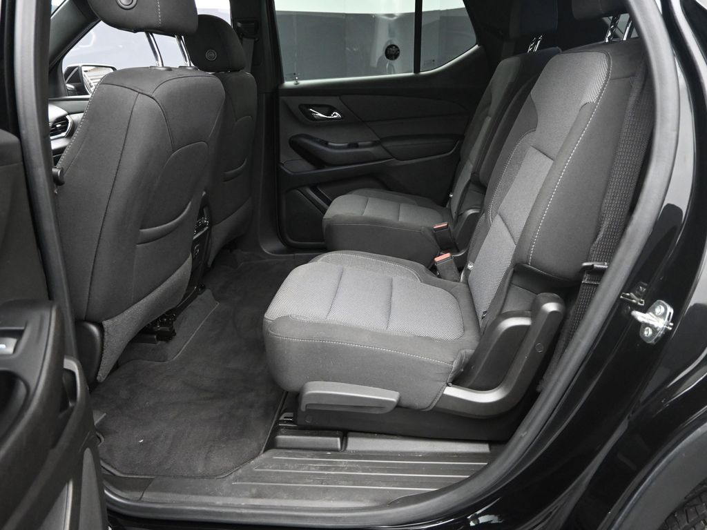 2022 Chevrolet Traverse Cloth photo 9