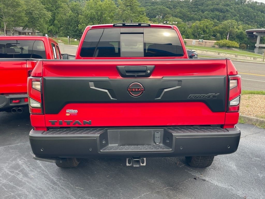 2023 Nissan Titan PRO-4X photo 6