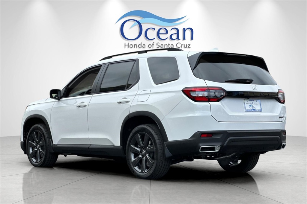 2025 Honda Pilot Sport photo 3