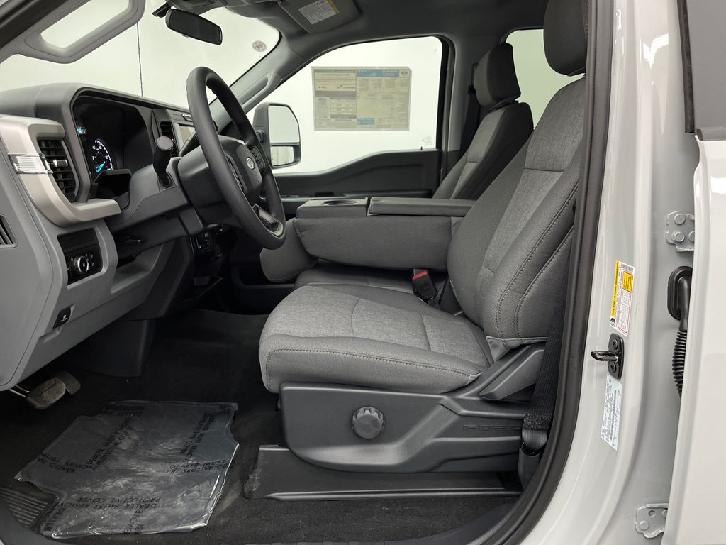 2026 Ford F-250 photo 9
