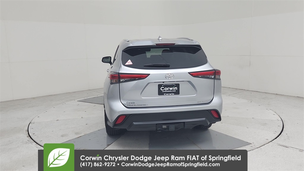 2022 Toyota Highlander XLE photo 12
