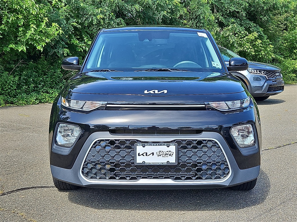 2022 Kia Soul LX photo 2