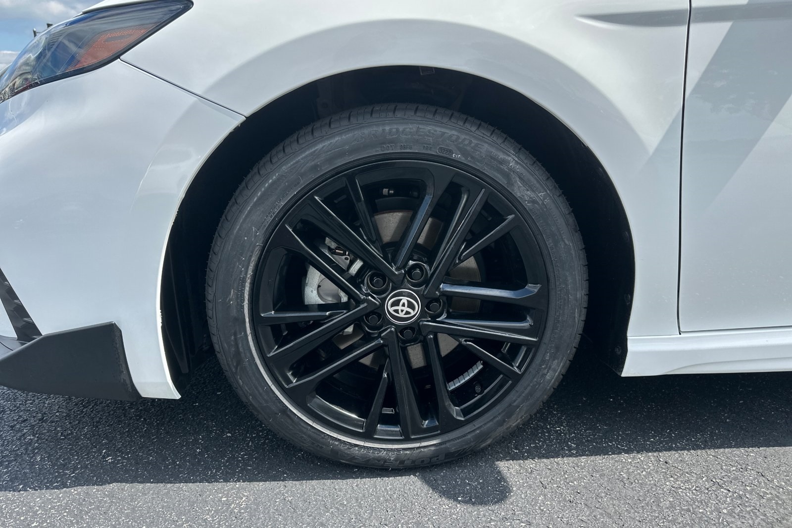 2025 Toyota Camry SE photo 32