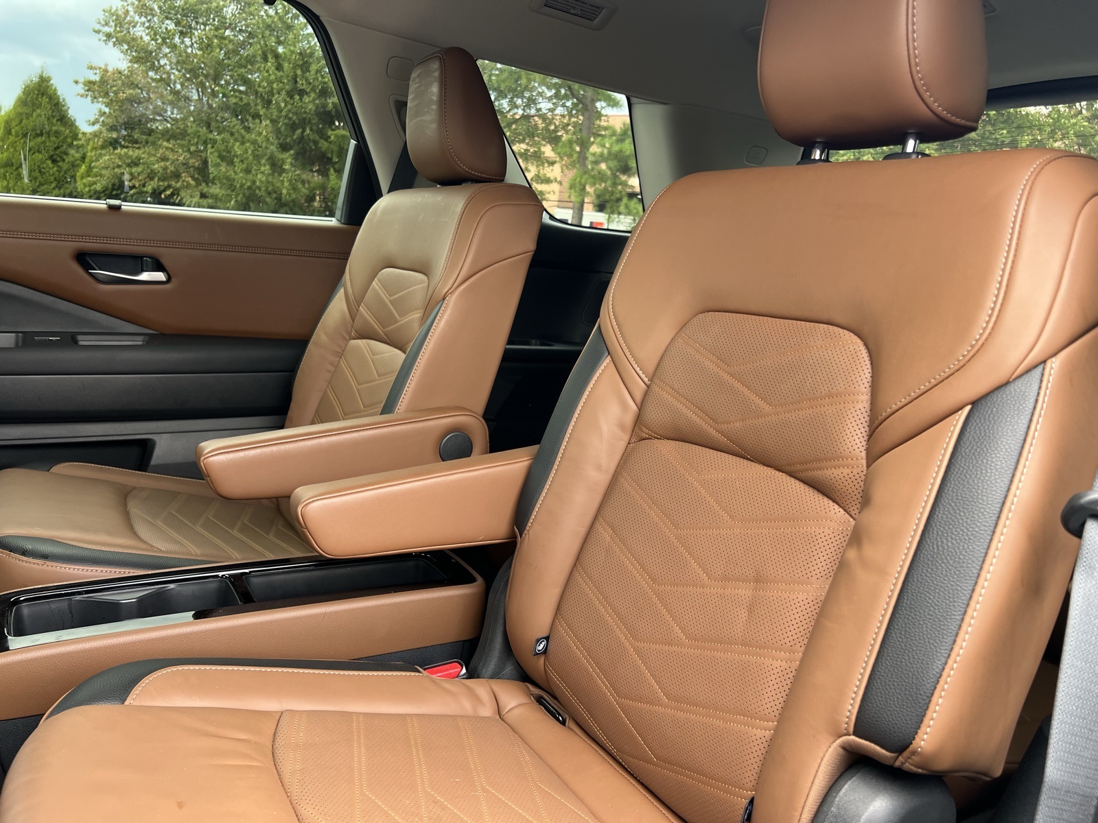 2022 Nissan Pathfinder Platinum photo 26