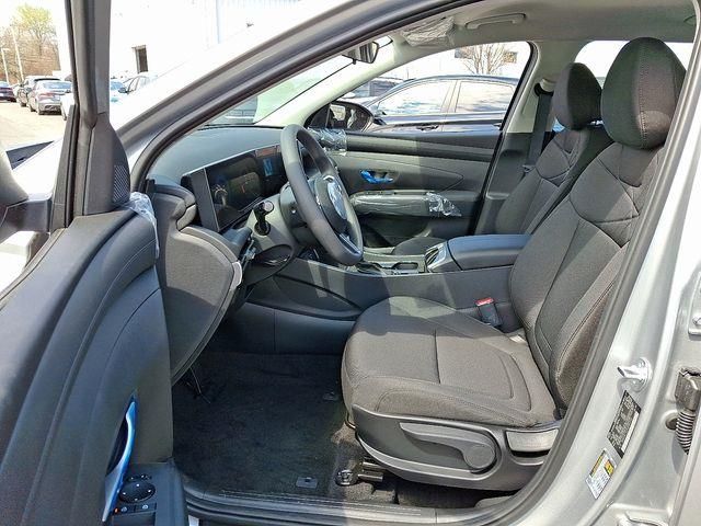 2025 Hyundai Tucson SE photo 9