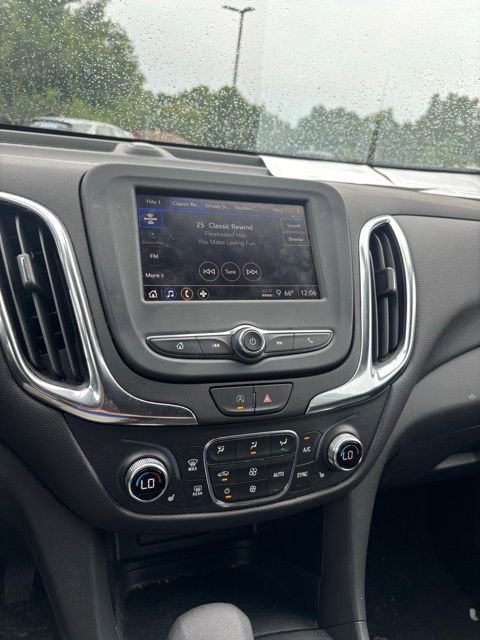 2022 Chevrolet Equinox LT photo 13