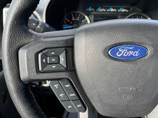 2015 Ford F-150 XLT photo 21