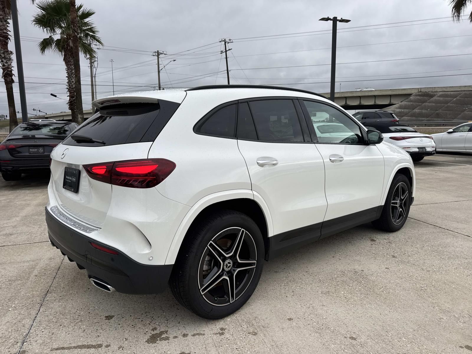 2025 Mercedes Benz GLA 250 photo 2