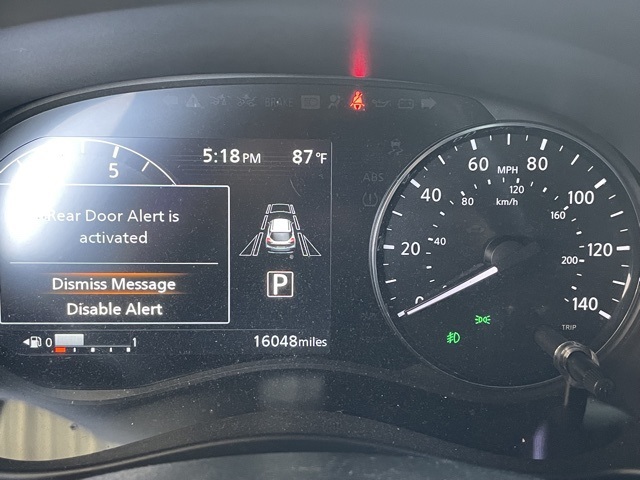 2023 Nissan Kicks SR photo 12