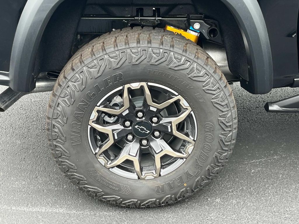 2025 Chevrolet Colorado ZR2 photo 9