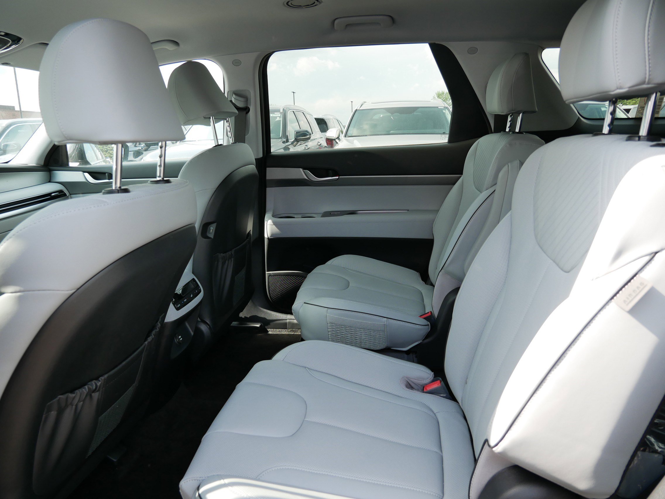 2025 Hyundai Palisade SEL photo 8