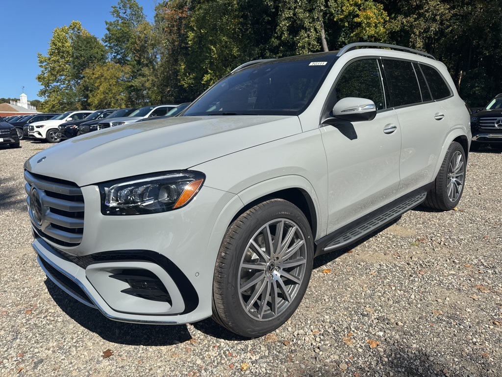 2026 Mercedes Benz GLS 580 4MATIC photo 3