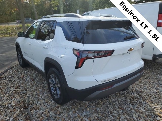2025 Chevrolet Equinox LT photo 3