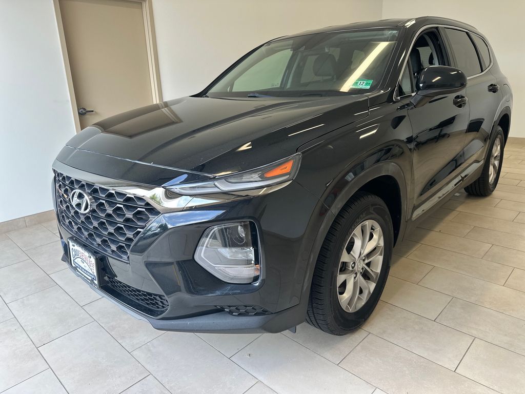2019 Hyundai Santa Fe SE photo 3