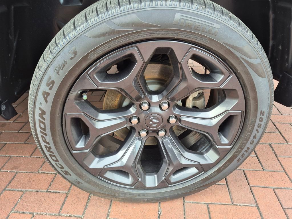 2022 Ram 1500 Limited photo 3