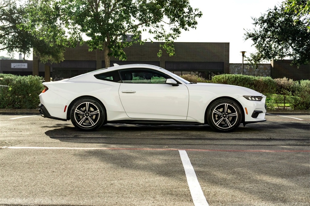 2024 Ford Mustang EcoBoost photo 5