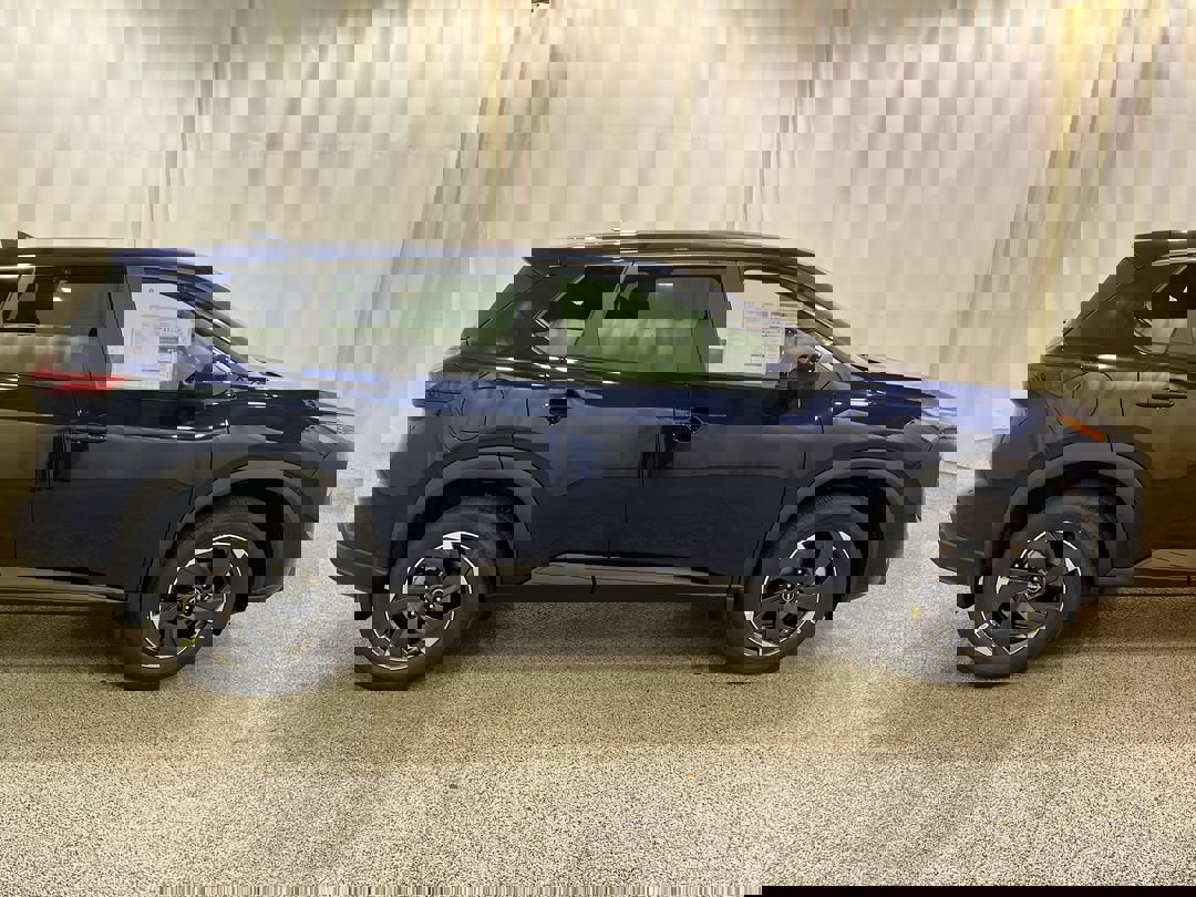 2026 Nissan Rogue SV photo 4