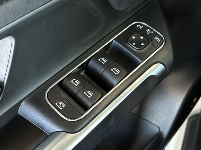2025 Mercedes Benz EQB 350 4MATIC photo 27