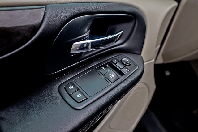 2016 Dodge Grand Caravan SE photo 32