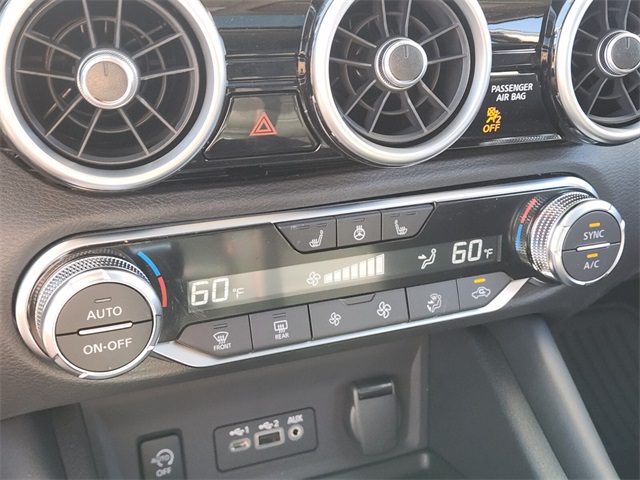 2025 Nissan Sentra SR photo 11