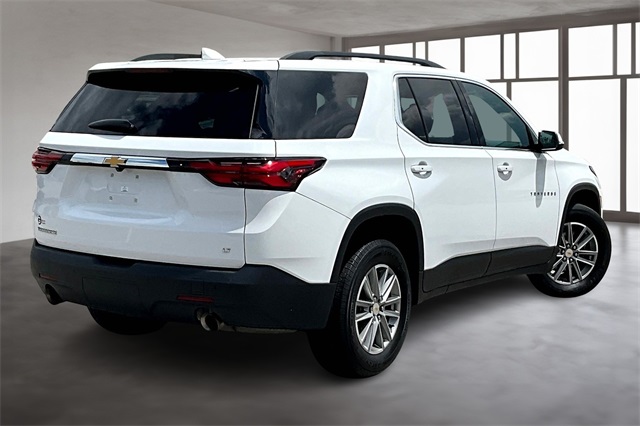 2022 Chevrolet Traverse Leather photo 3