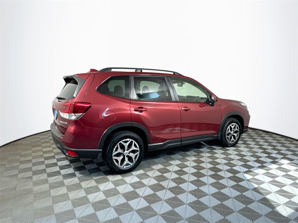 2020 Subaru Forester Premium photo 11