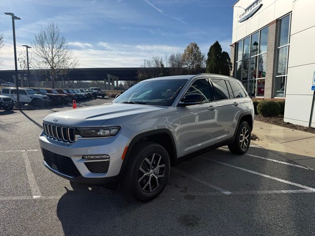 2025 Jeep Grand Cherokee Limited's photo