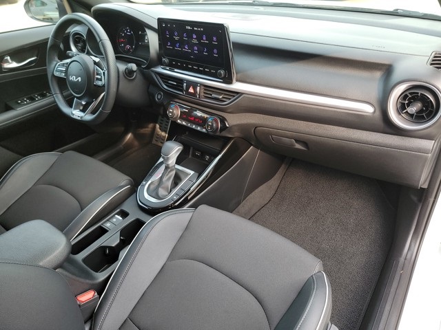 2024 Kia Forte GT-Line photo 16