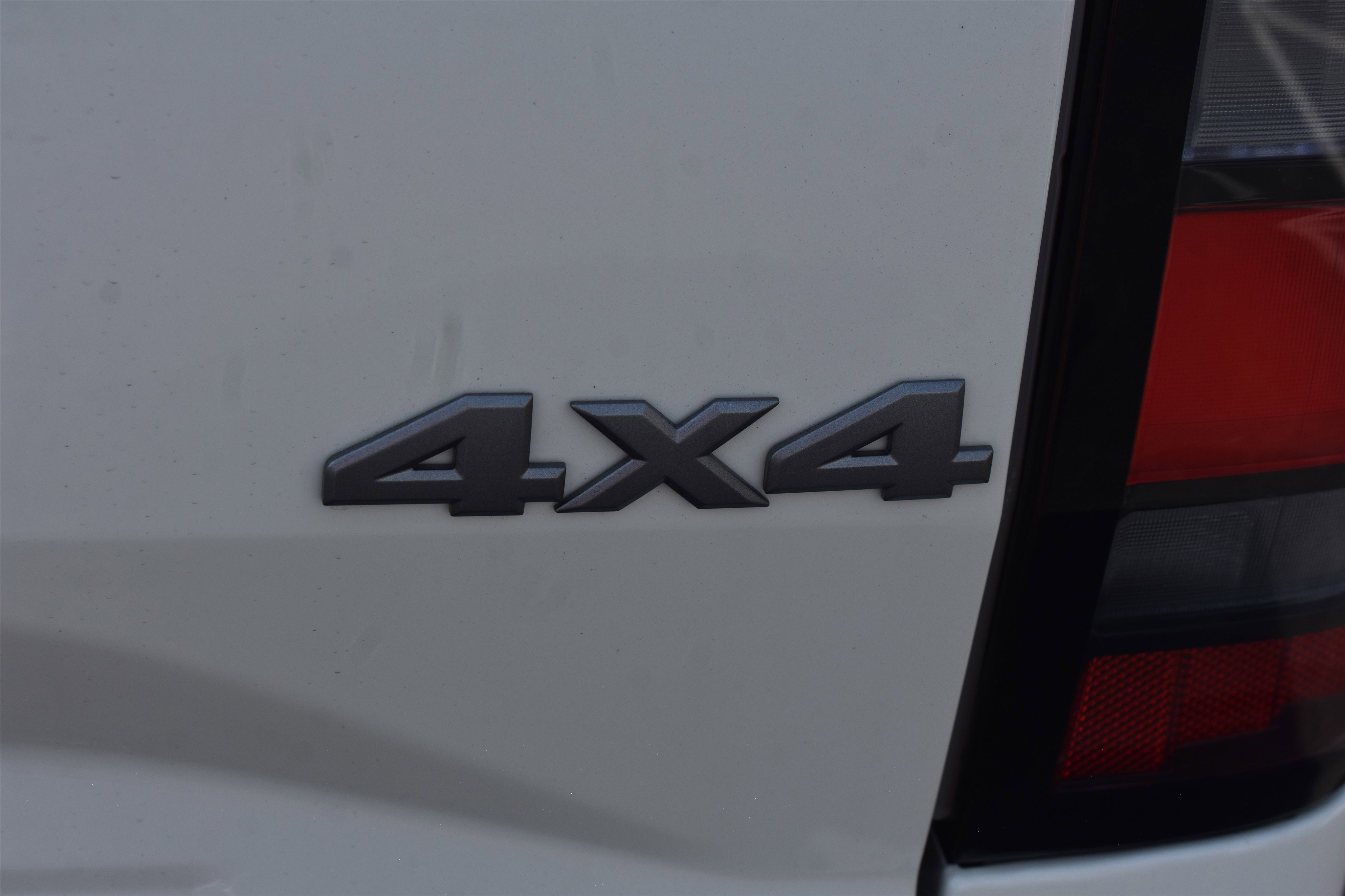 2026 Nissan Frontier SV Crew Cab photo 3
