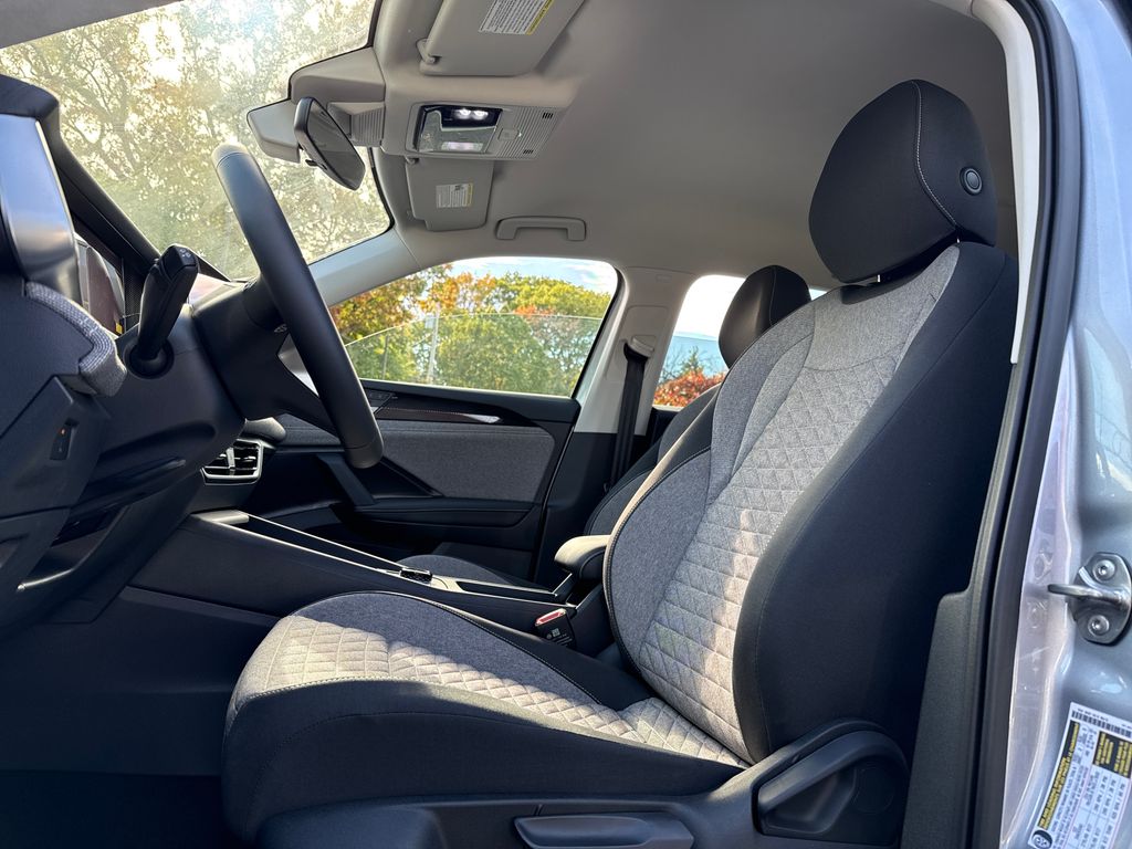 2025 Volkswagen Tiguan S photo 3