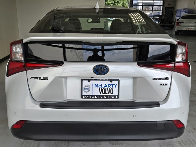 2021 Toyota Prius L Eco photo 3